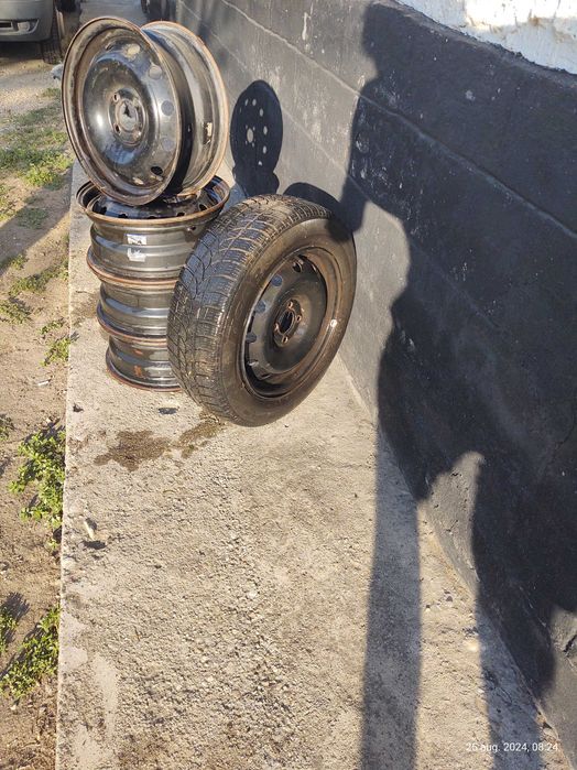 Vând jante de tabla R15 ET50 pentru logan