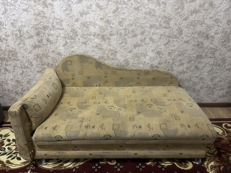 Б/у кресло ва раскладной диван детский