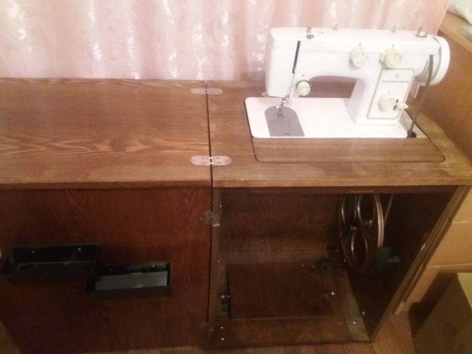 Швейная машина б/у