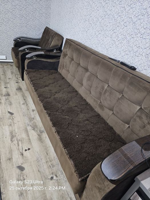 Диван ва 2 кресло яхши холатда