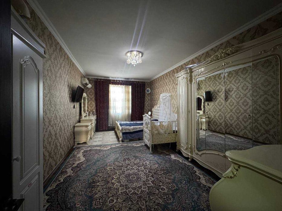 Buxoroda kvartira xonadon uy sotiladi 2 xonali 76m² 2-qavat.