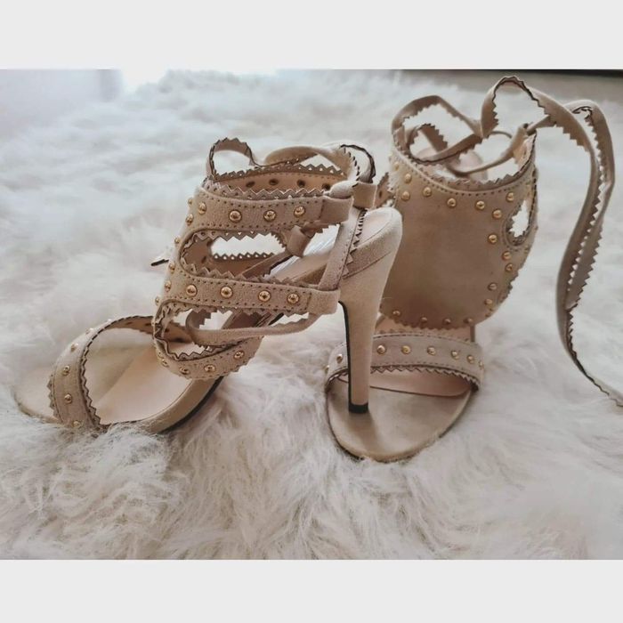 Sandale crem, toc 9 cm