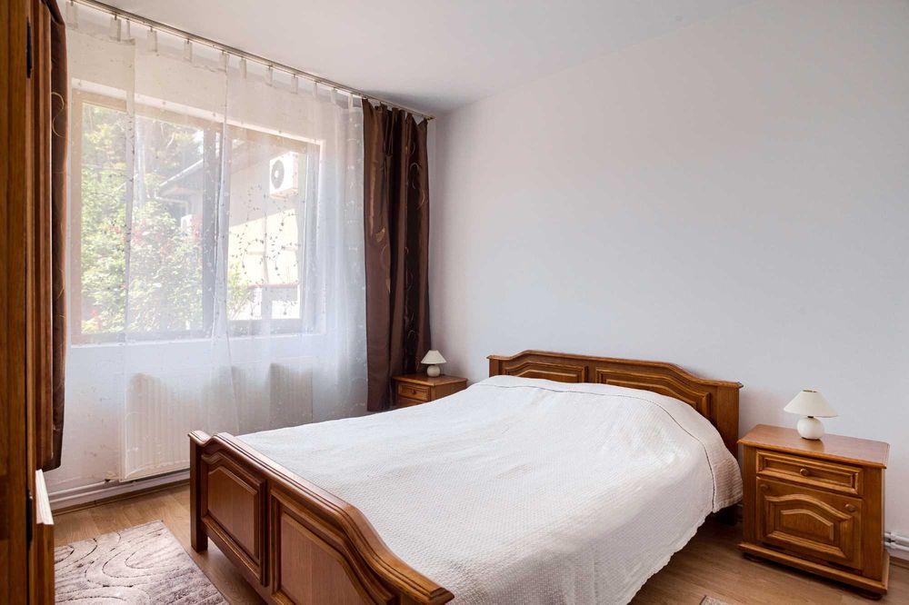 Casa 4 camere si 954 mp teren, cu 2 fronturi stradale in Subcetate