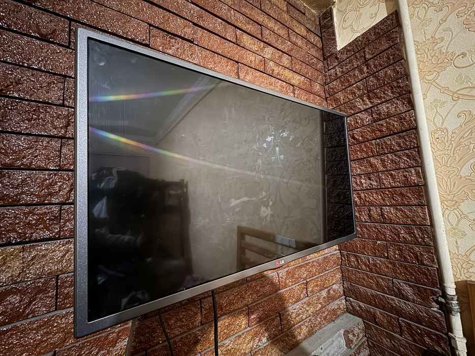 Продам Телевизор LG 32