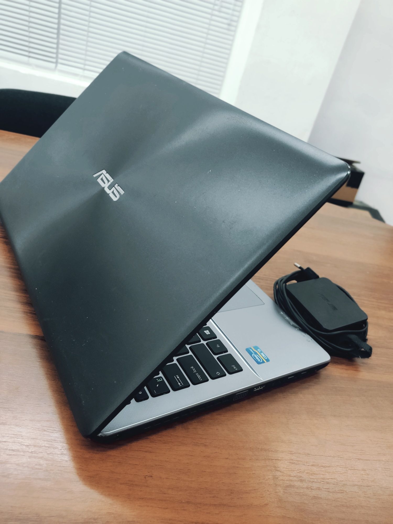 Офисный Ноутбук ASUS X550C