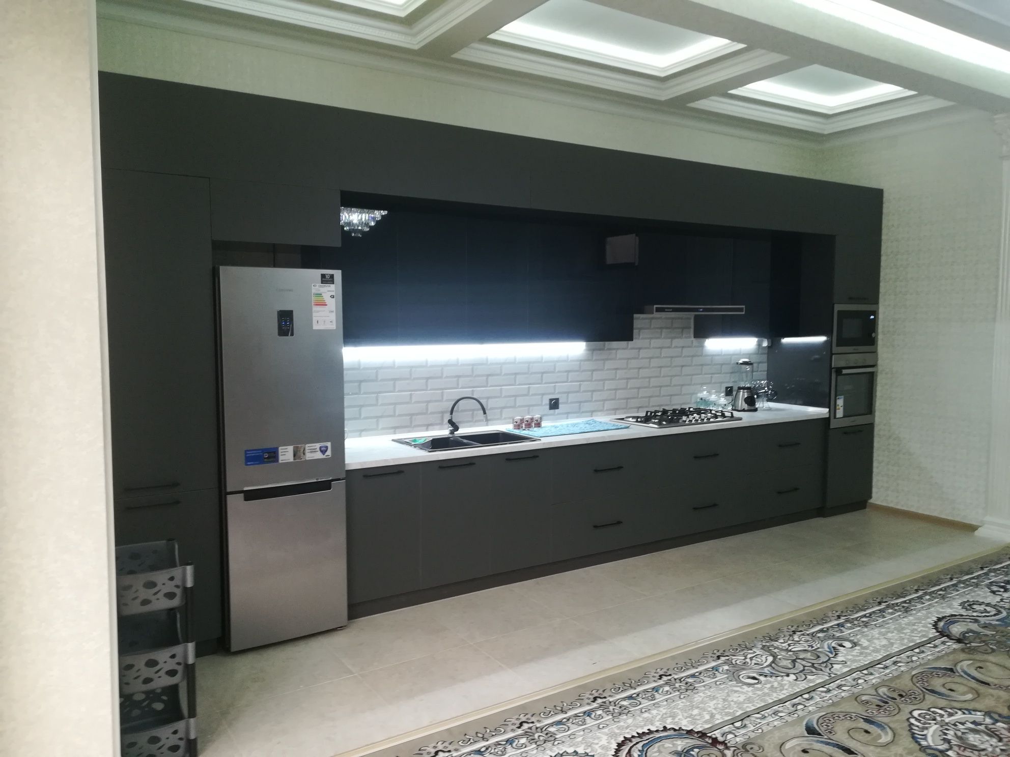 Кухни на заказ Фабрика мебели (Kitchen design)