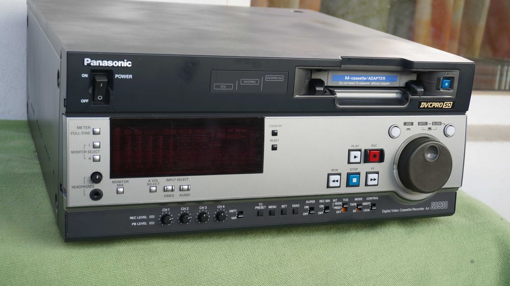 Digital video cassette recorder PANASONIC AJ-SD930