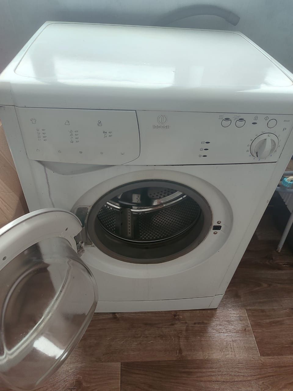 Продам стиральную машину