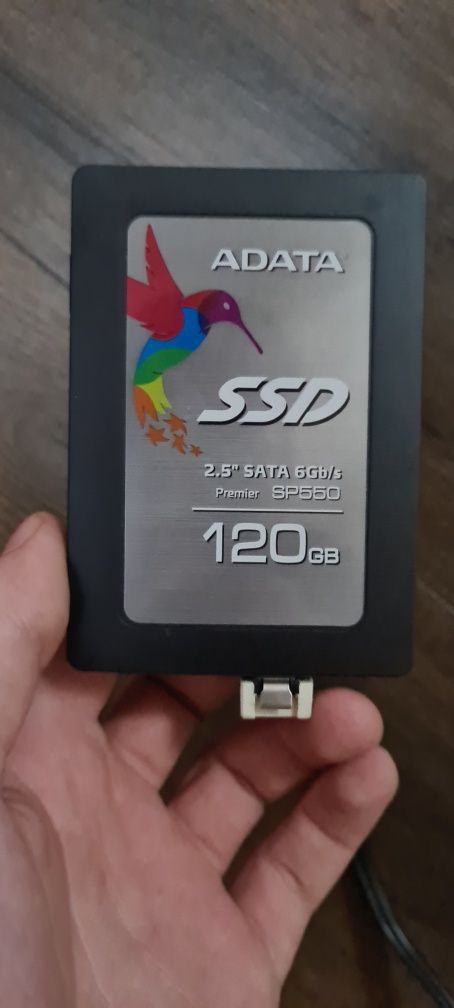 SSD 120gb Adata SP550