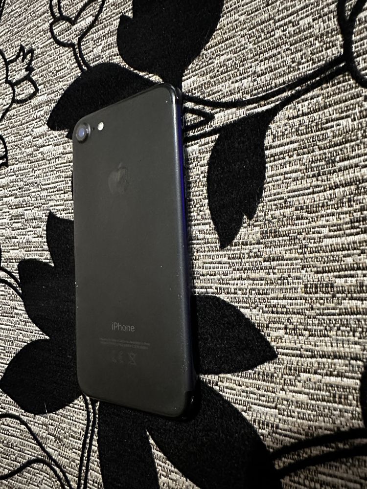 iphone 7 32GB Black Перфектен само за 220 лв 82 % Battery Health