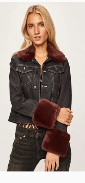 Vând geaca din denim mărimea 34 (XS)