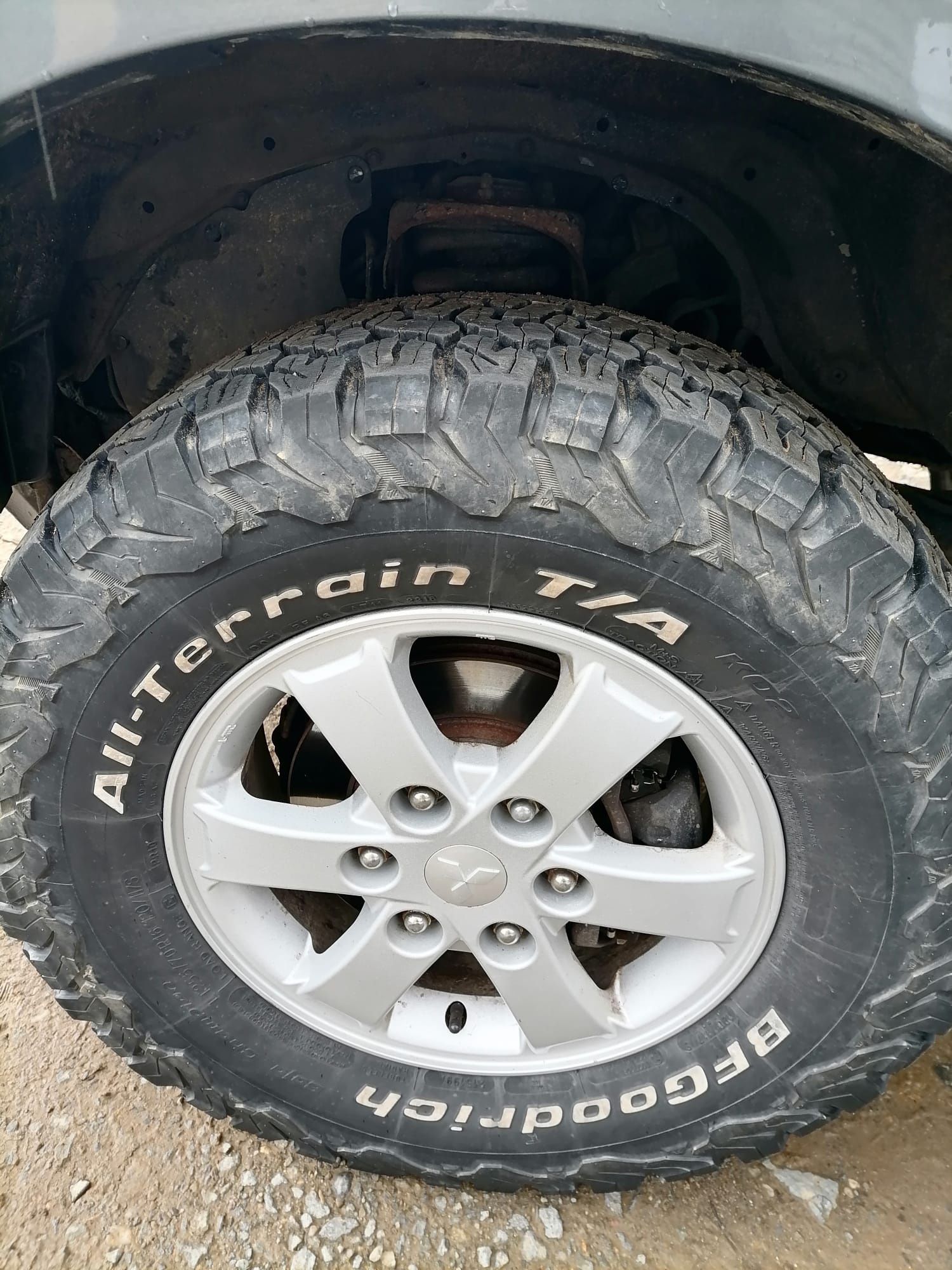 Vând dau schimb Cauciucuri BFGOODRich All- Terain