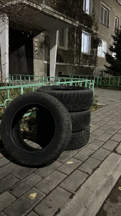 Зимние шины 195/60/15