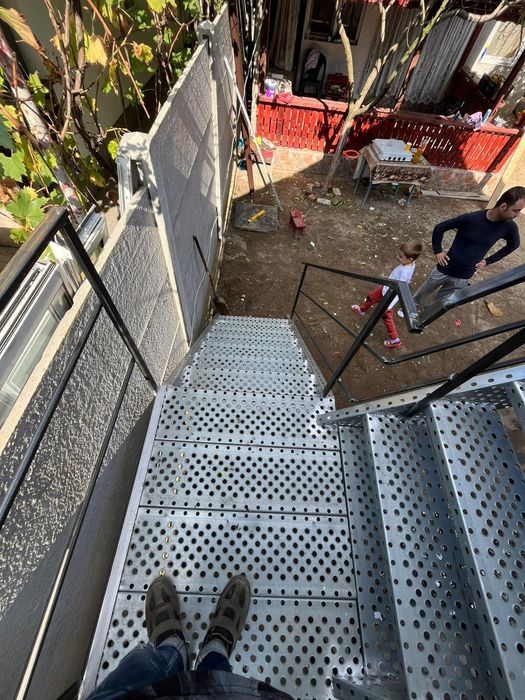 Scari metalice zincate