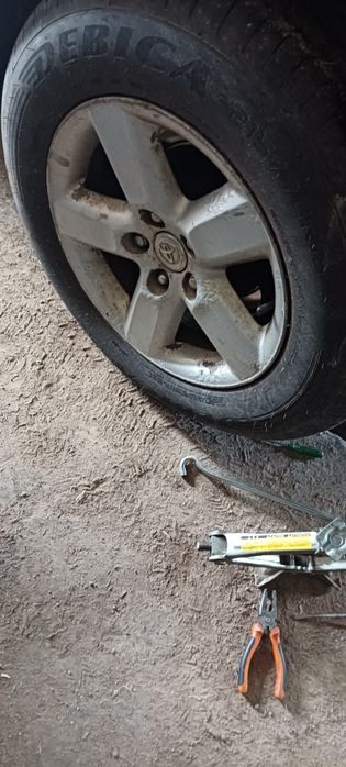 Продавам гуми и джанти 16 цола за рав 4