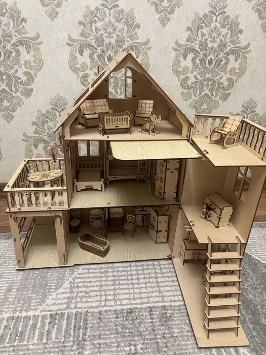 Продам  деревяный домик с мебелью