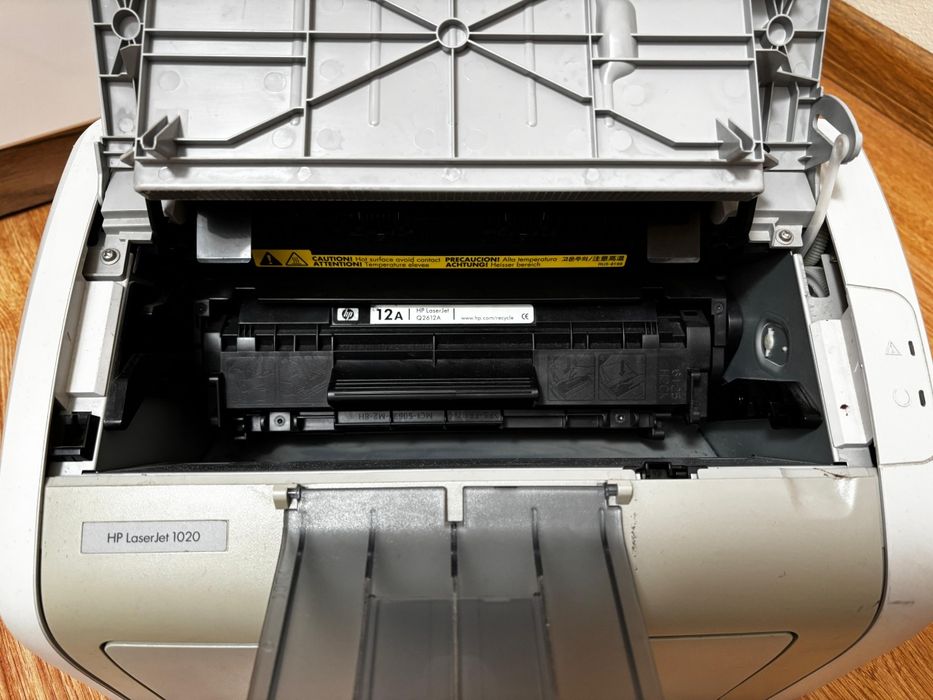 Imprimantă HP LaserJet 1020 + cartuș rezervă