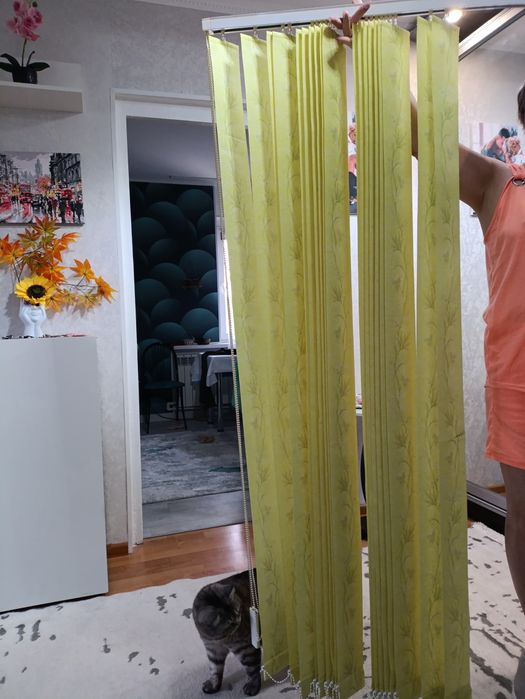 Продам жалюзи . В хорошем качестве и состоянии. Нежно салатового цвает
