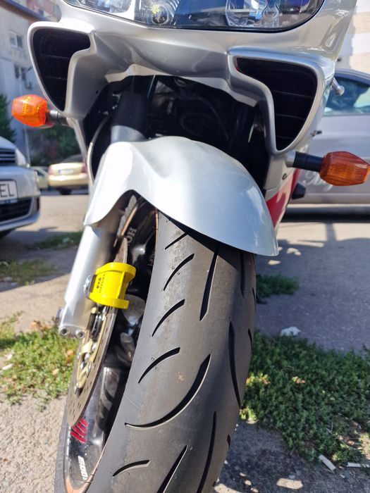 Honda   cbr f4i 600