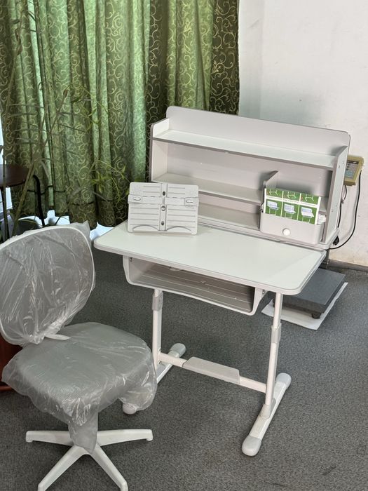 Parta kreslo bilan. Парта с кресло для учеников