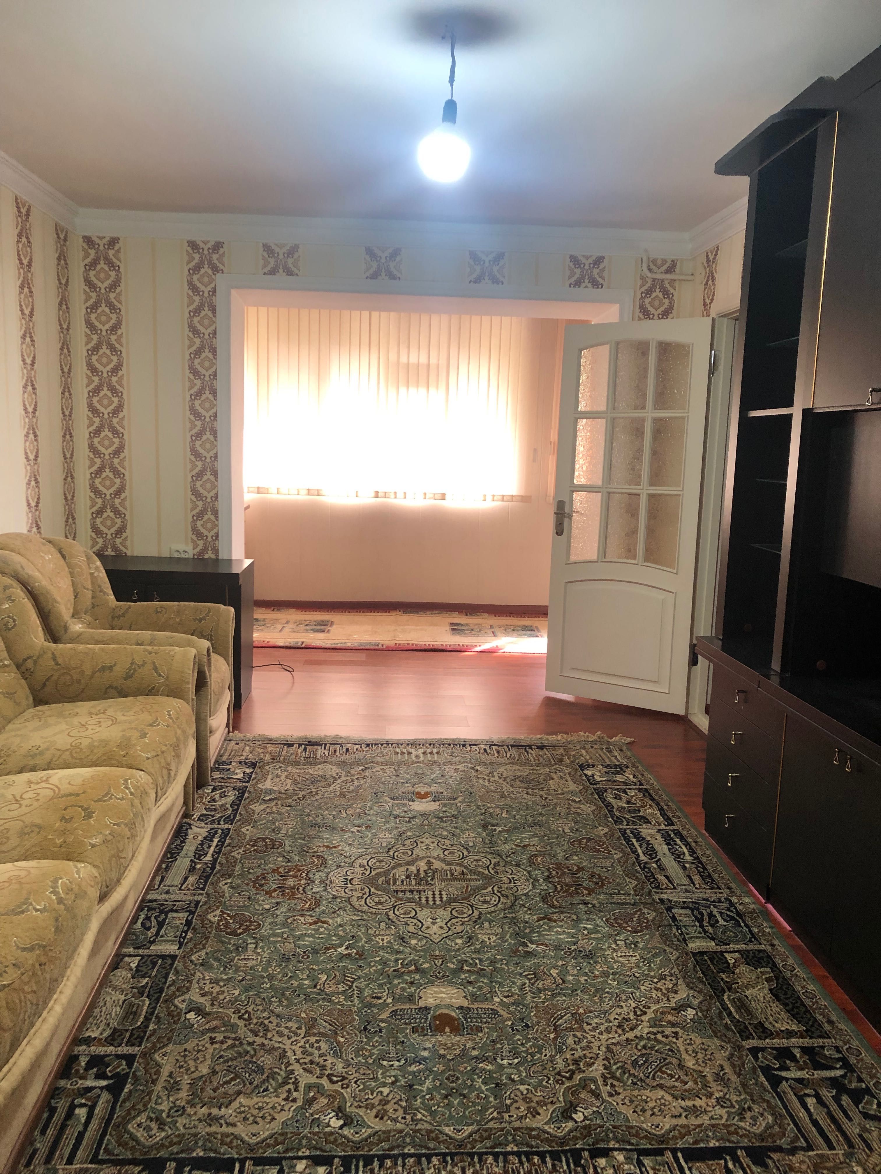 продается Юнусабад , квартира 2в3 /1/4 вдоль дороги под бизнес