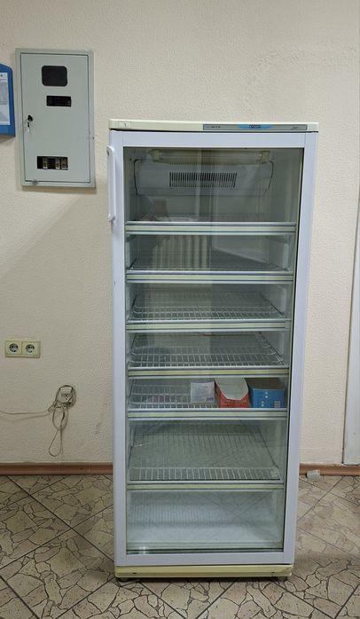 Холодильник-витрина