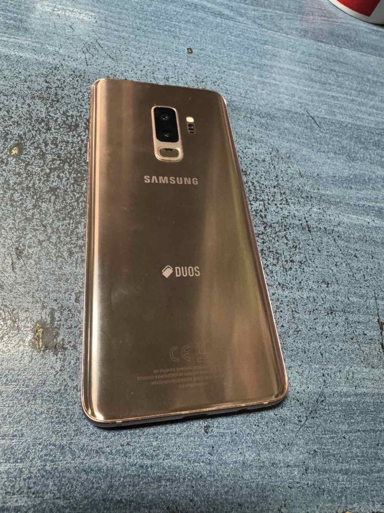 Samsung Galaxy S9 Plus 6/64gb - отличен