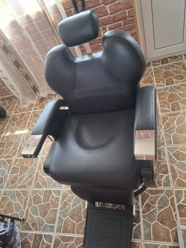 Vând scaun pentru frizerie