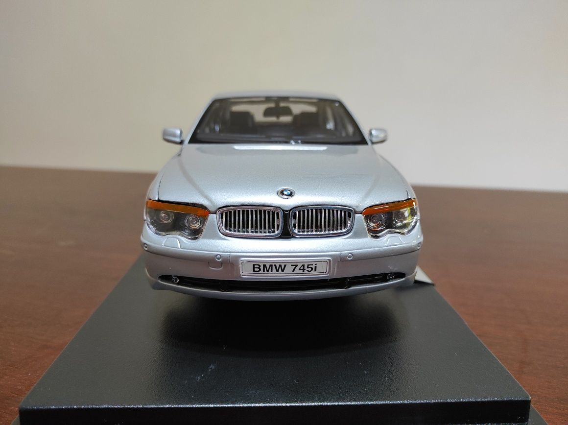 Machetă 1:18 Bmw 745 i , nouă în cutie.