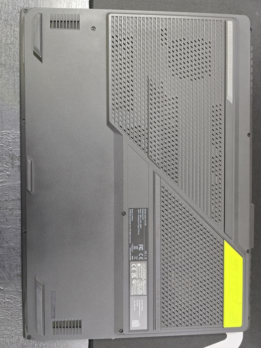 Asus ROG Strix G713R