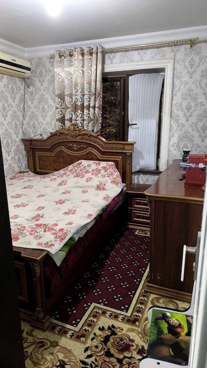 4 xona 5 xonaga o'zgartirilgan kvartira