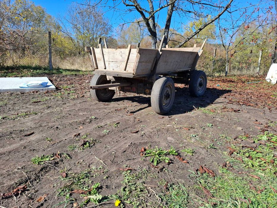 Дървена каруца за теглич
