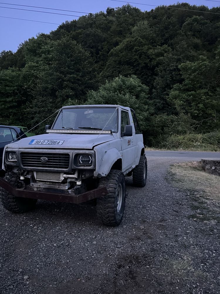 Vand daihatu rocky 2.8 turbo BMW urgent