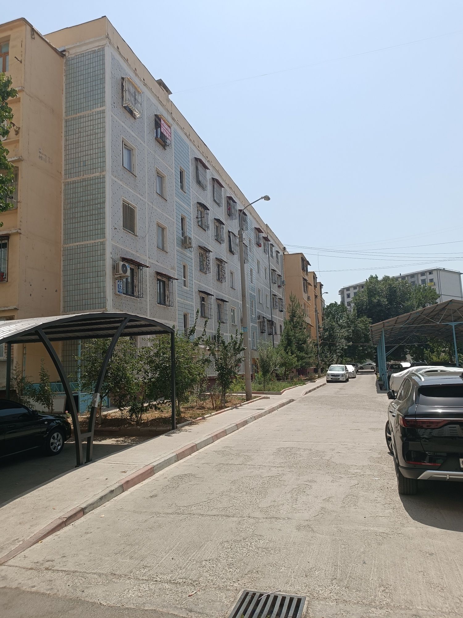 Продается 4-комната квартира  1- этаж 5 этажного дома на Юнусабад-9