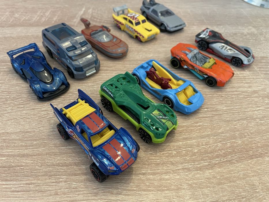 Colectie 10 masinute Hotweels - Fantasy