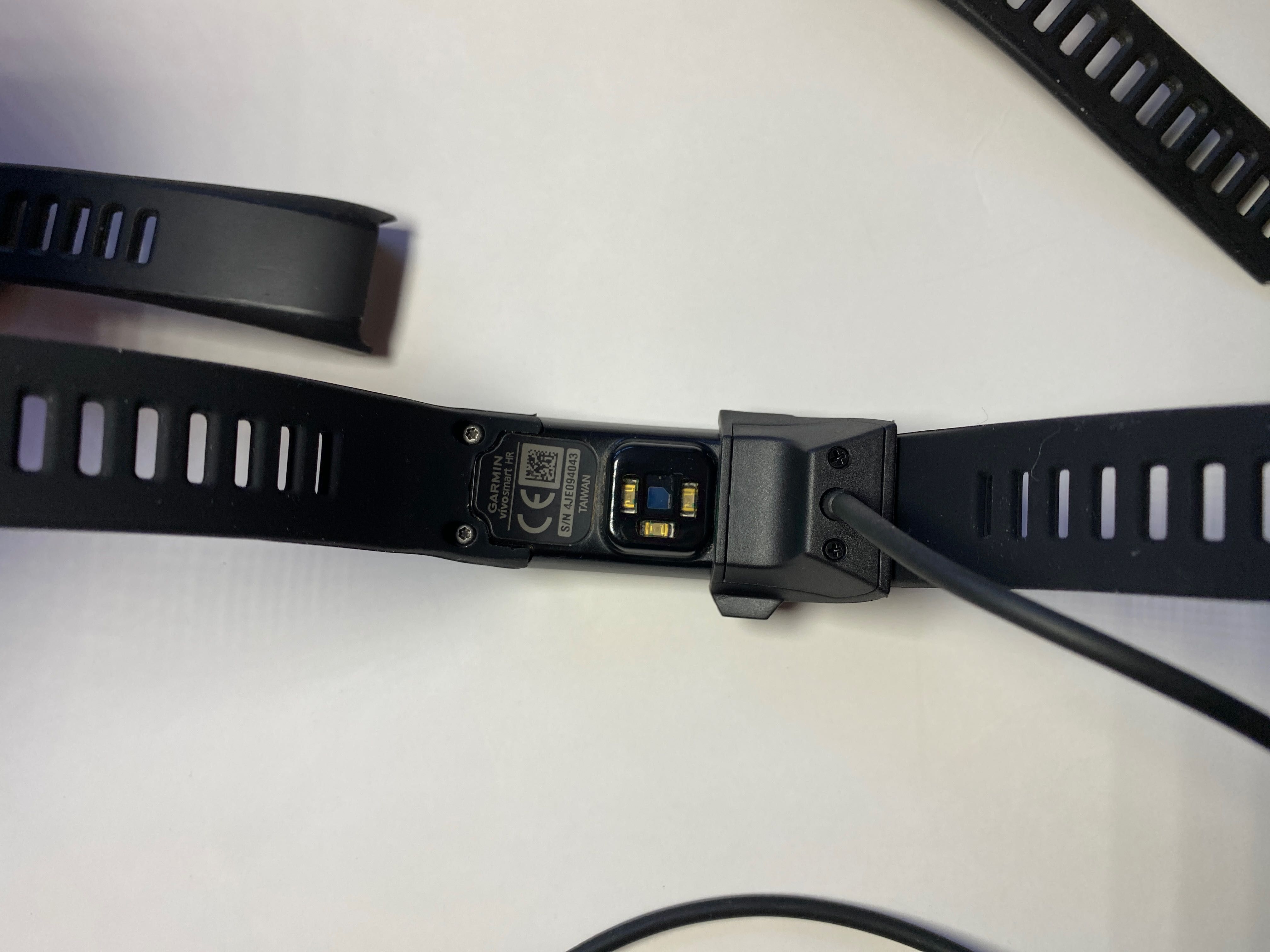 Фитнес гривна Garmin VivoSmart HR