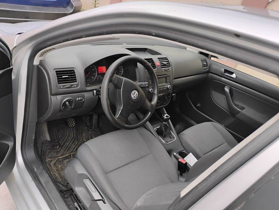 Vând/Schimb cu Suzuki  Vw Jetta 2006