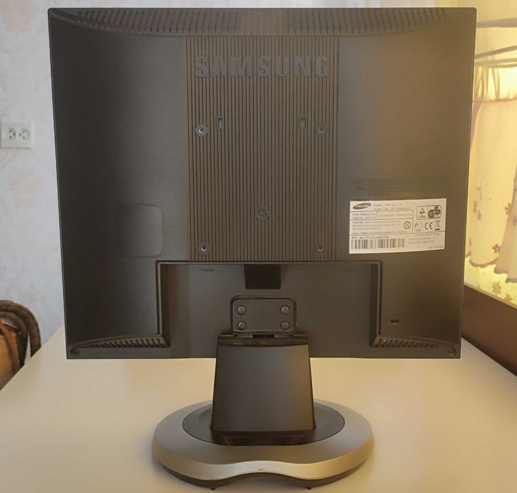Монитор компьютерный Samsung "Sync Master 710N"