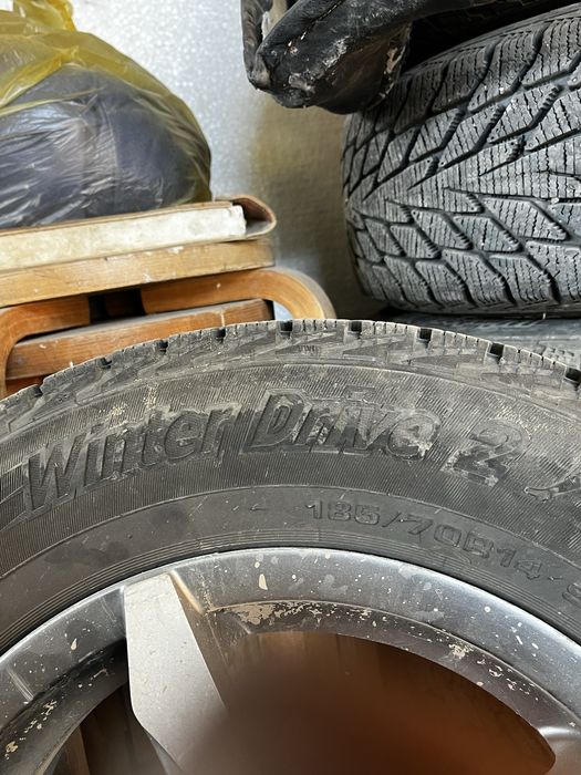 Продам зимнию резину с дисками р14 и еще компл дисков на 14