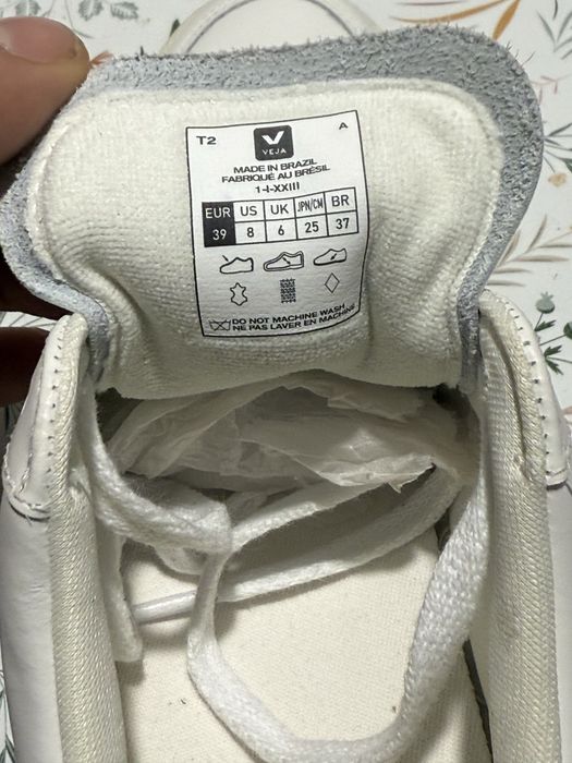 Veja v12 Unisex marime 39