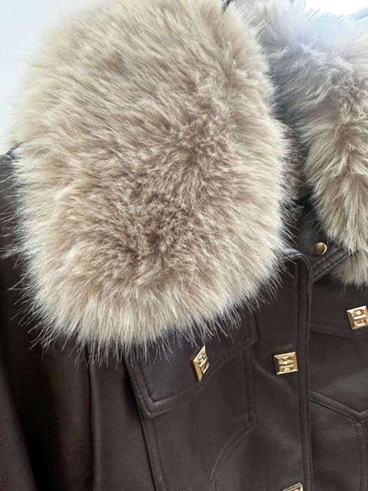 Дамско Кожено яке с пух на ръкавите