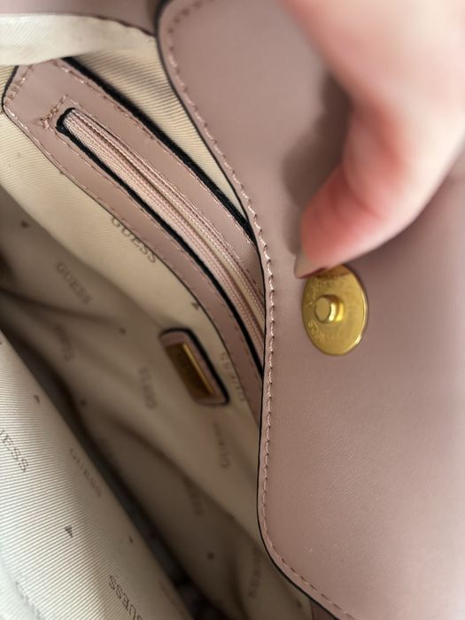 Дамска чанта Guess