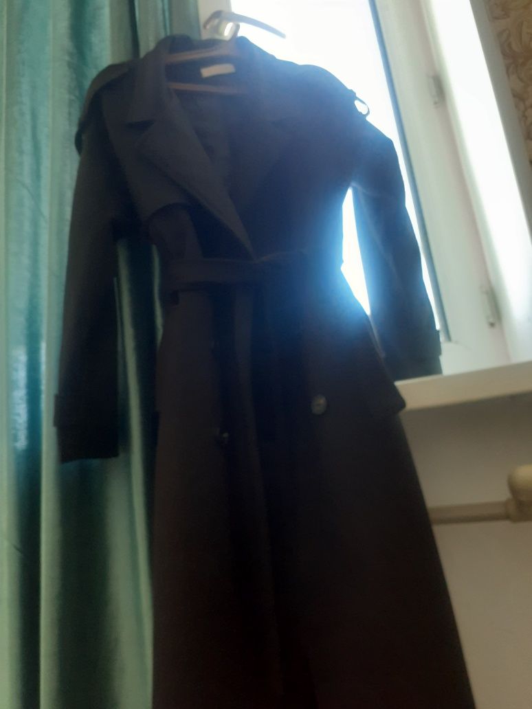 Пальто чёрное продам