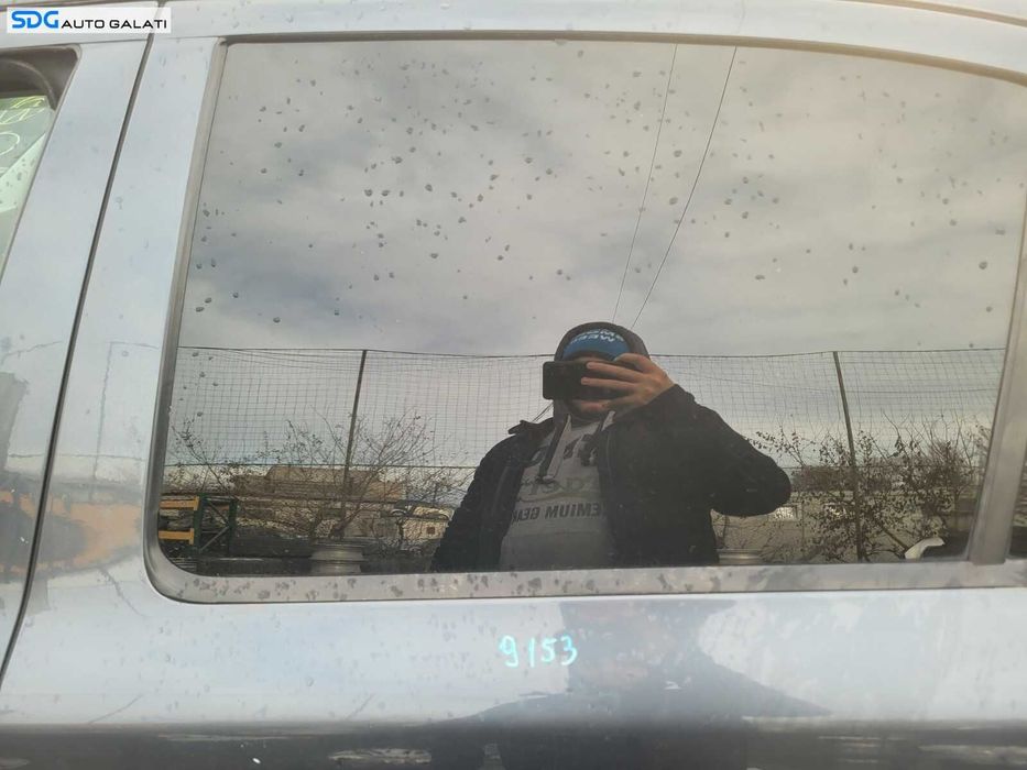 Geam Sticla Culisant de pe Usa Portiera Stanga Spate Skoda Octavia 2 Hatchback 2004 - 2013 Cod 43R00048 [C4073]