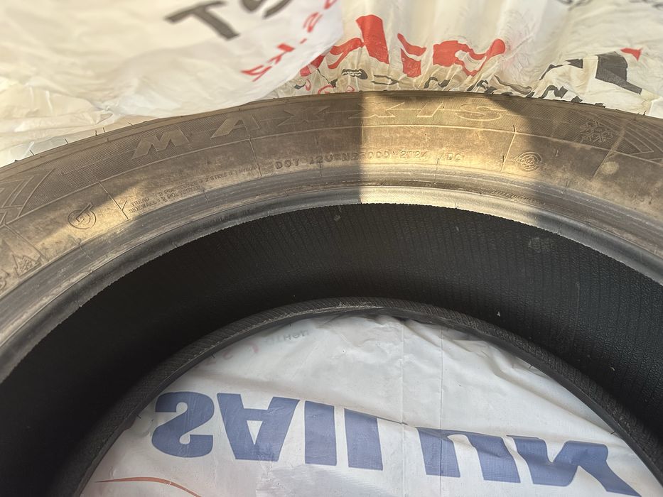 В связи с продажей авто продам шины зимние на шипах 265/65/R17