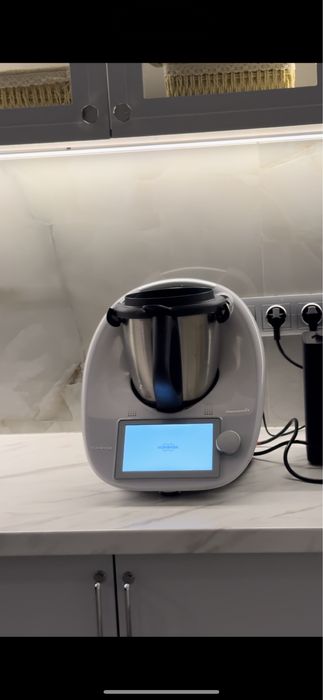 Почти новый термомикс 6