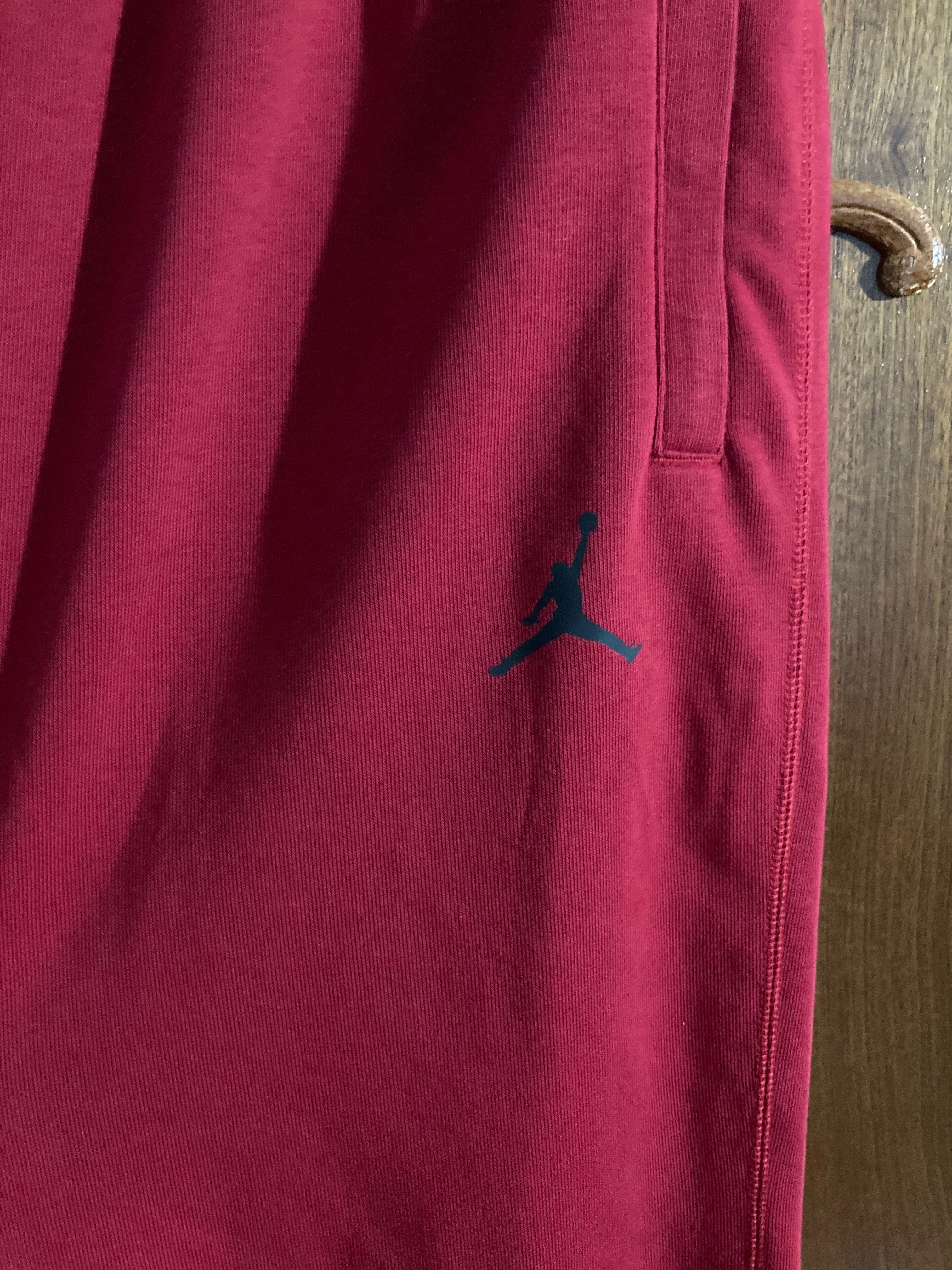 Pantaloni Jordan rosii