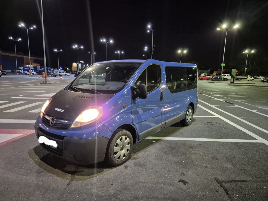 De vanzare opel vivaro 8+1 locuri