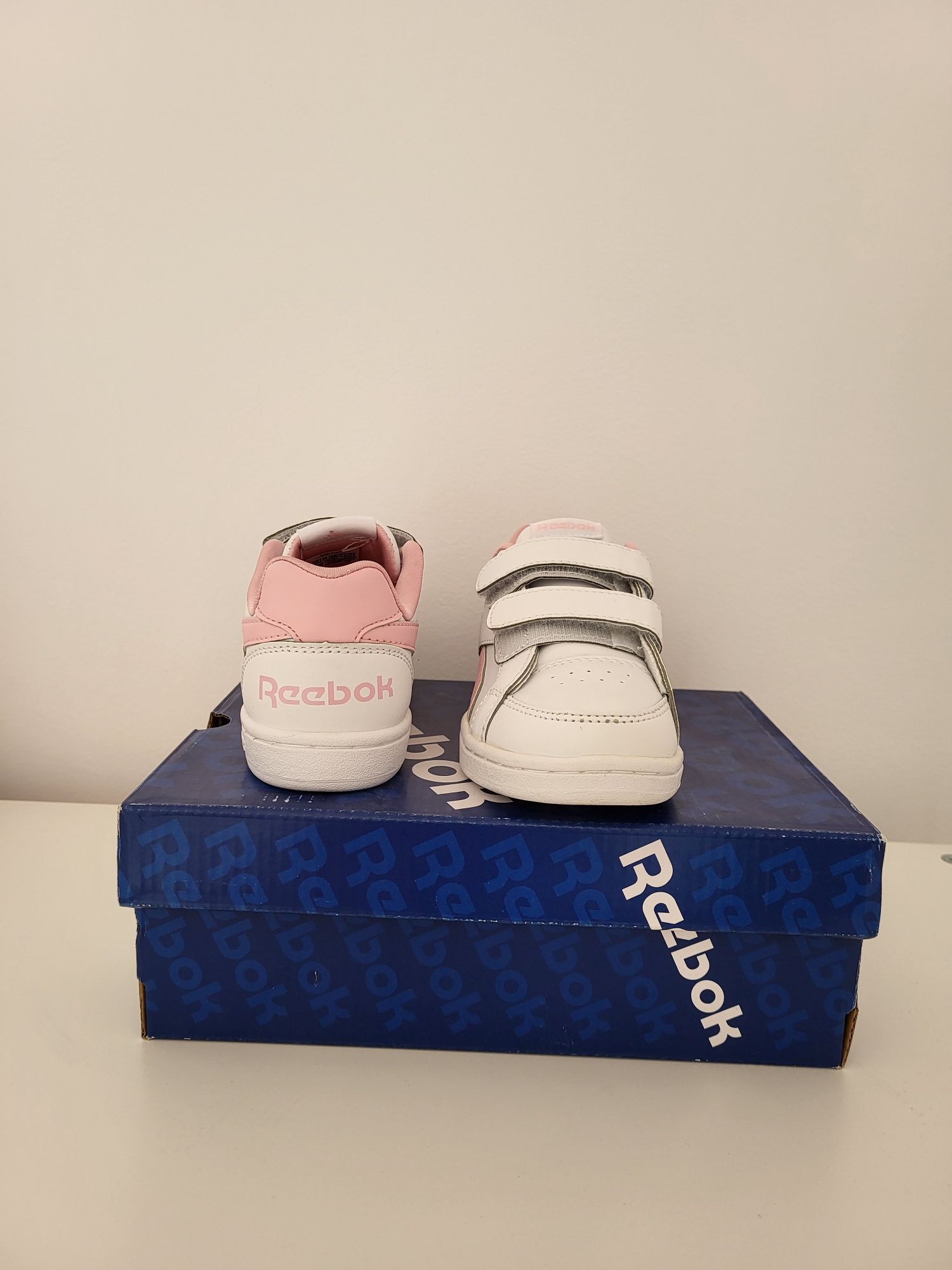 Adidasi NOI Reebok marimea 28