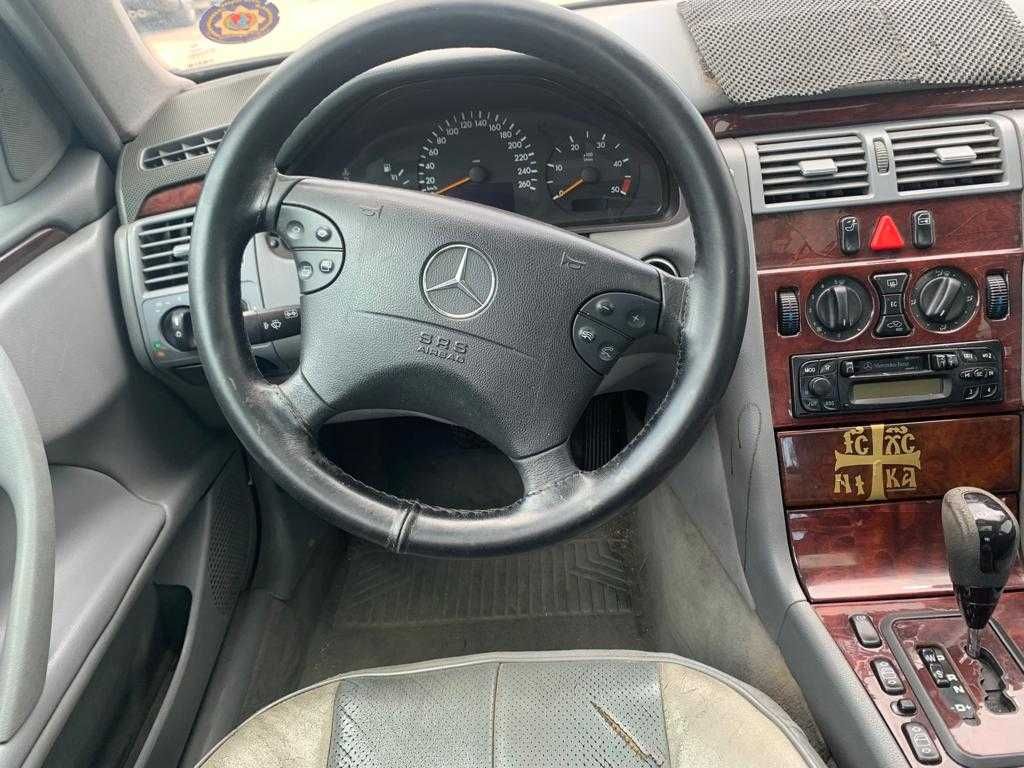 Dezmembrez mercedes e class w210 facelift/bara fata w210/e class e220d
